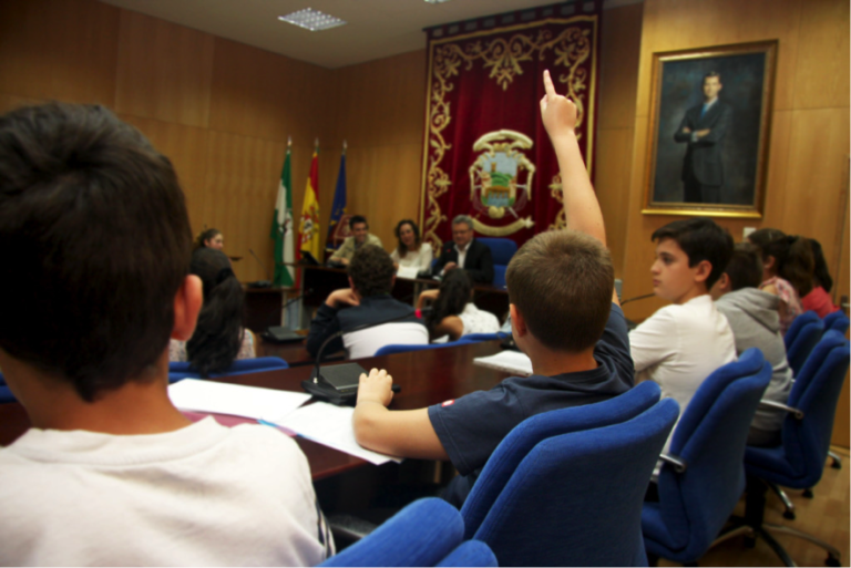 Modelos de participación de niñas y niños para una agenda de democracia local