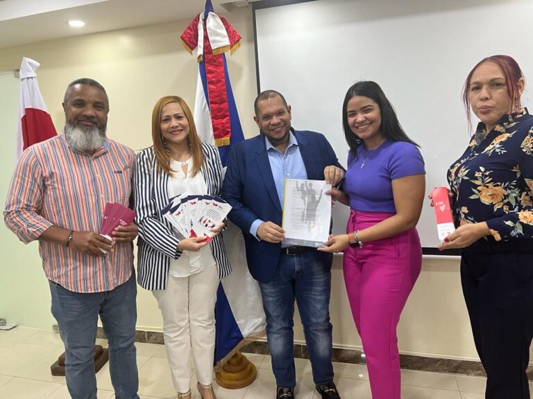 Representantes del AJI y las JVJ de Santo Domingo norte elaboran propuestas para promover el emprendimiento juvenil en su municipio